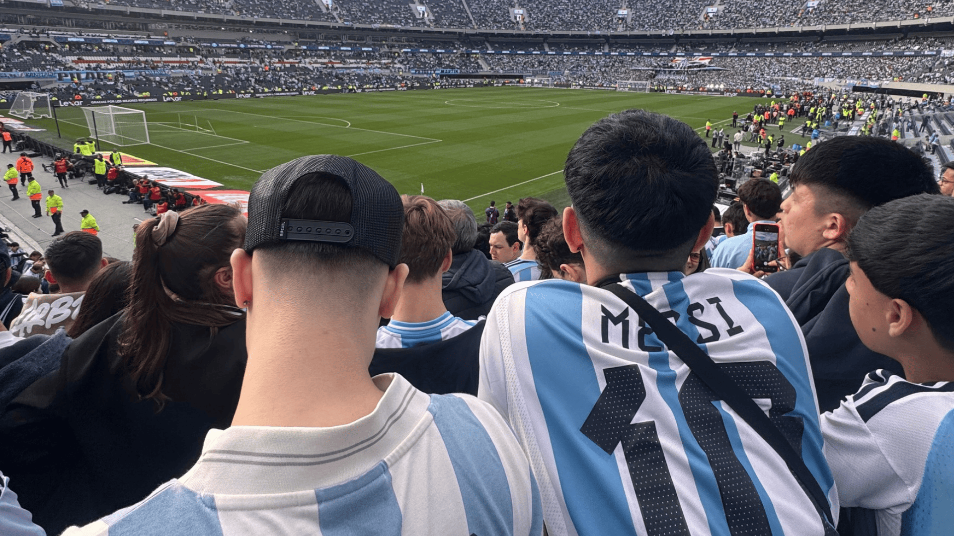 18 horas de viaje para un “gracias” eterno: la odisea de un sanjuanino para despedir a Messi